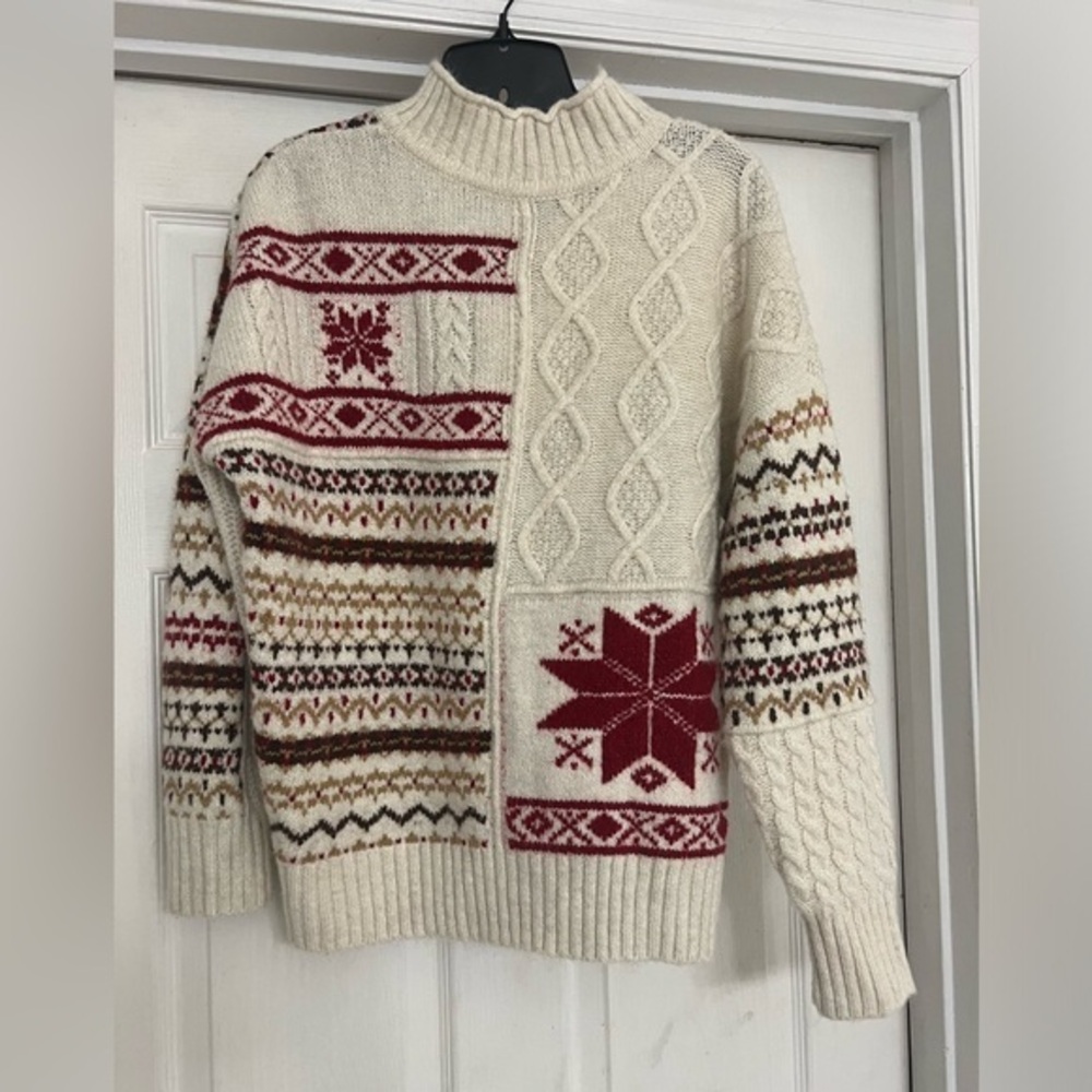 American Eagle Soft & Cozy Mixed Stitch Sweater, Excellent Condition, size M